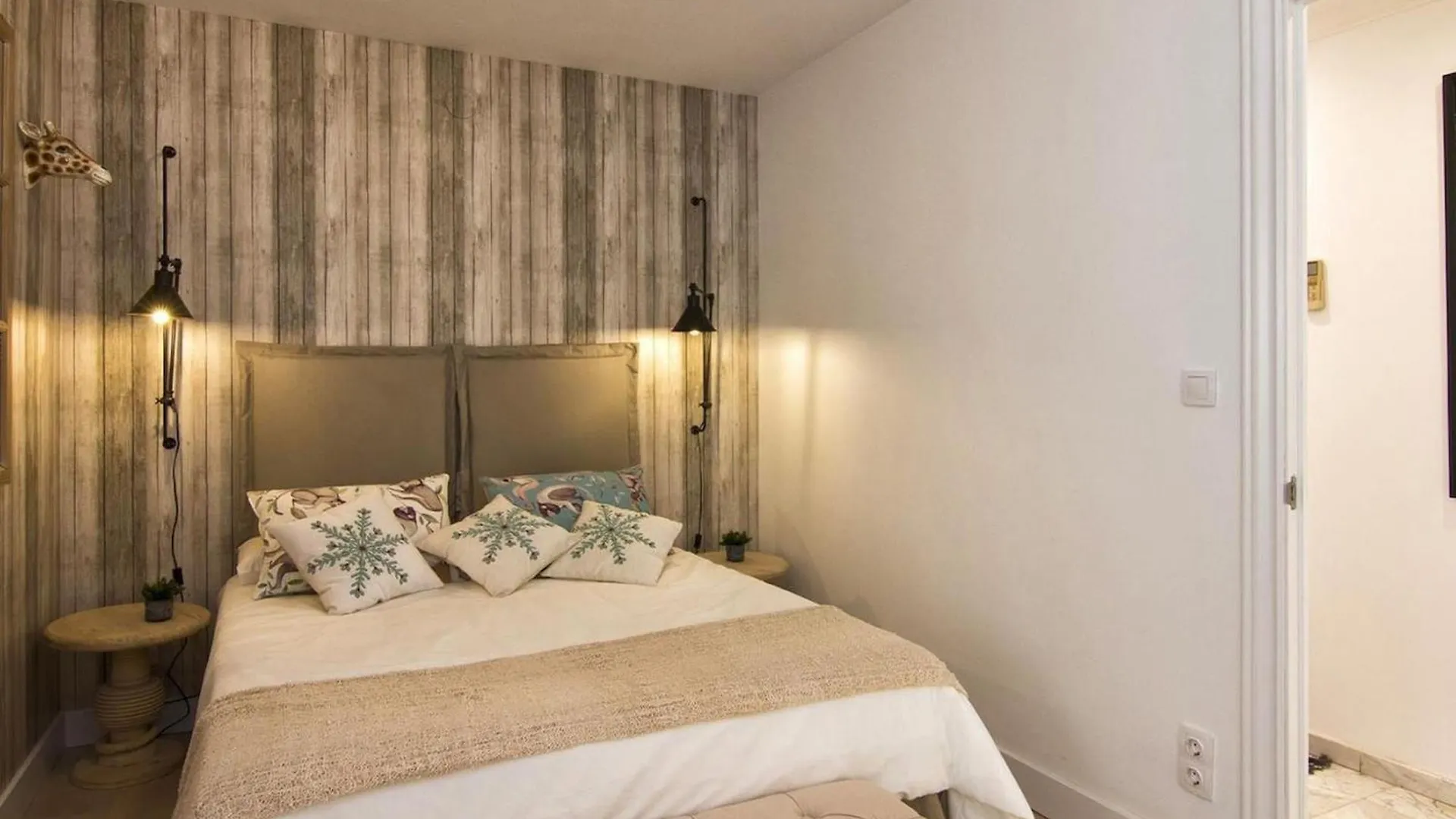 Glow And Elegant Apartment In Granada Center Free Parking