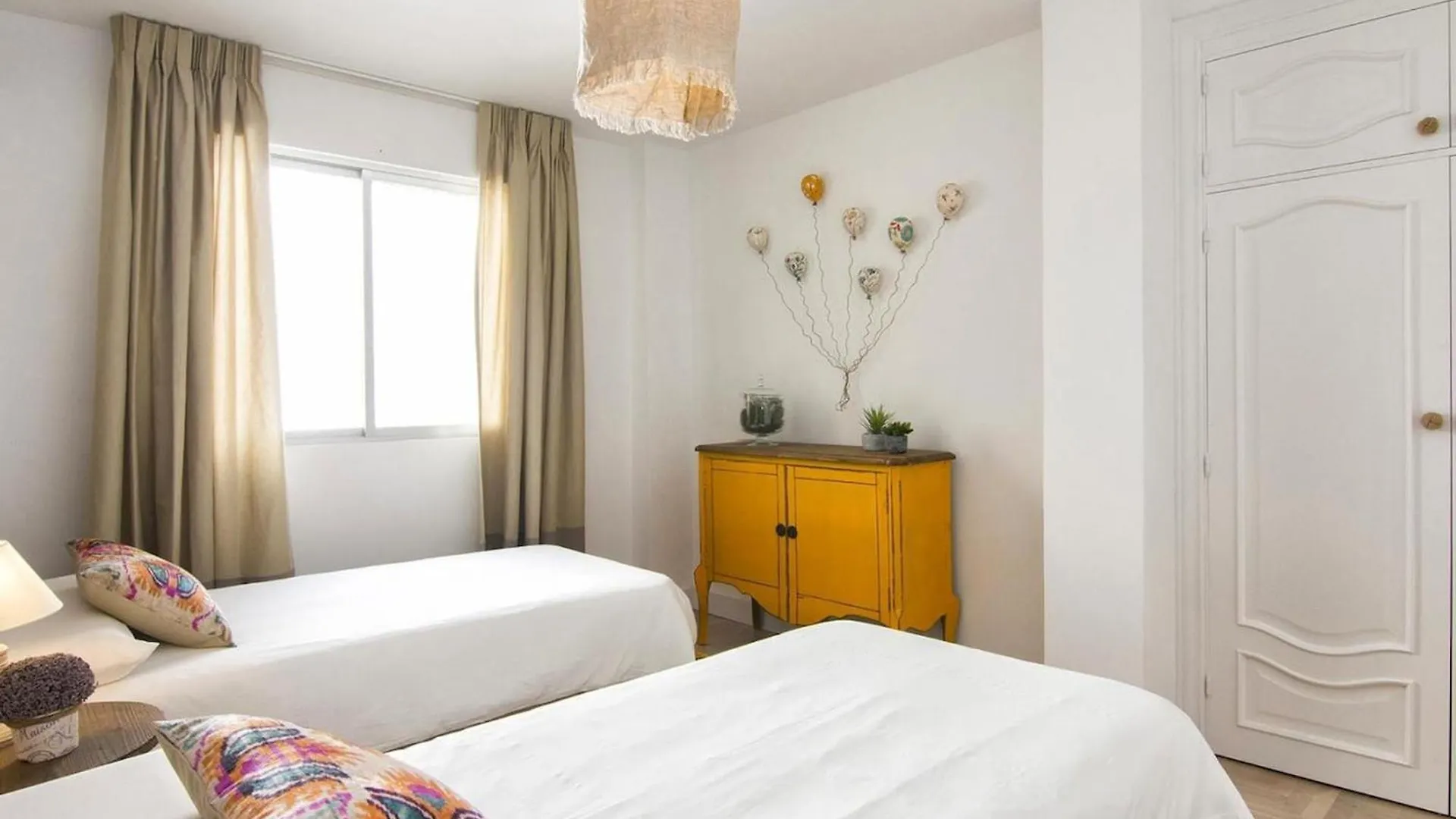 Glow And Elegant Apartment In Granada Center Free Parking
