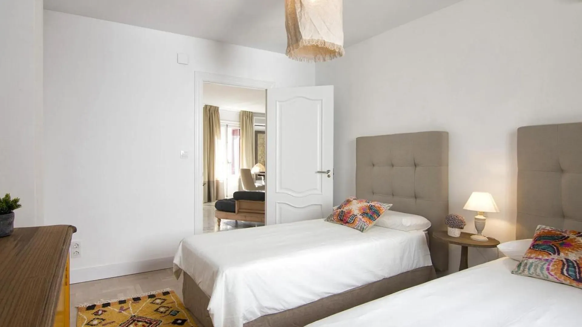 Glow And Elegant Apartment In Granada Center Free Parking