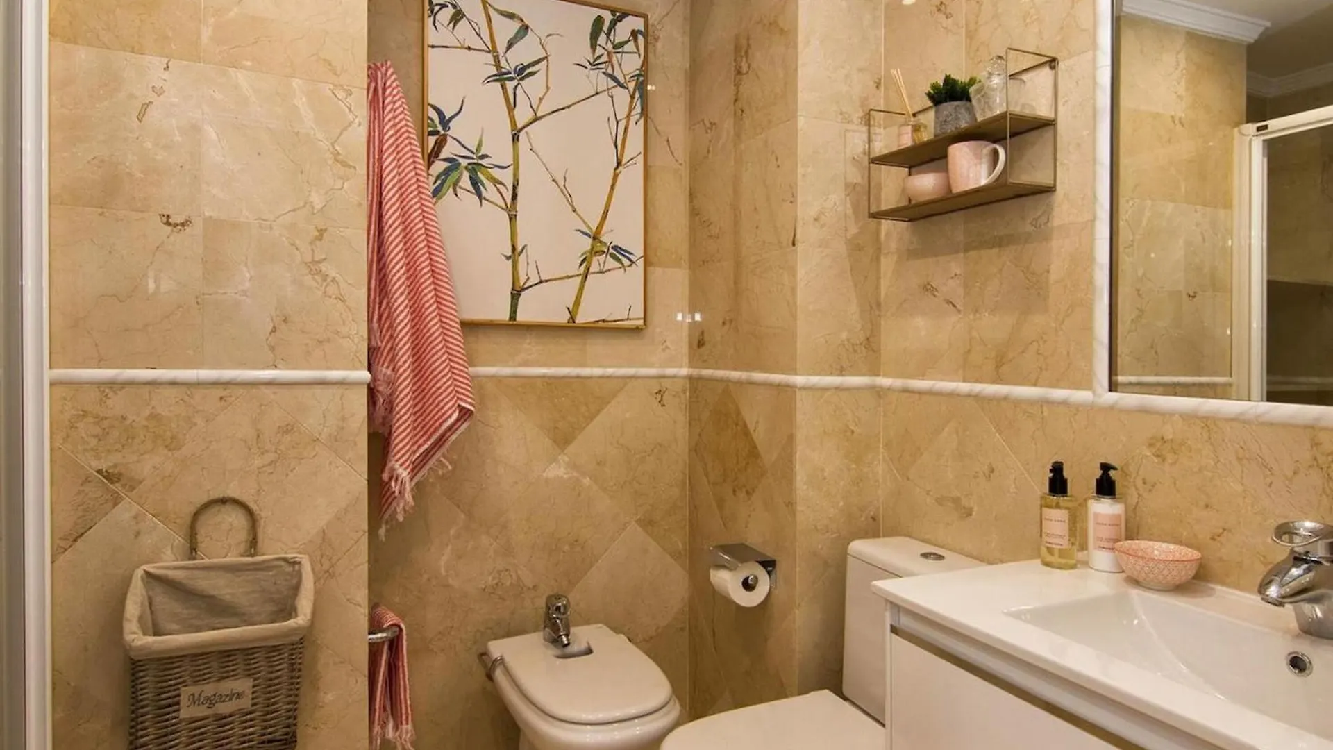 Glow And Elegant Apartment In Granada Center Free Parking